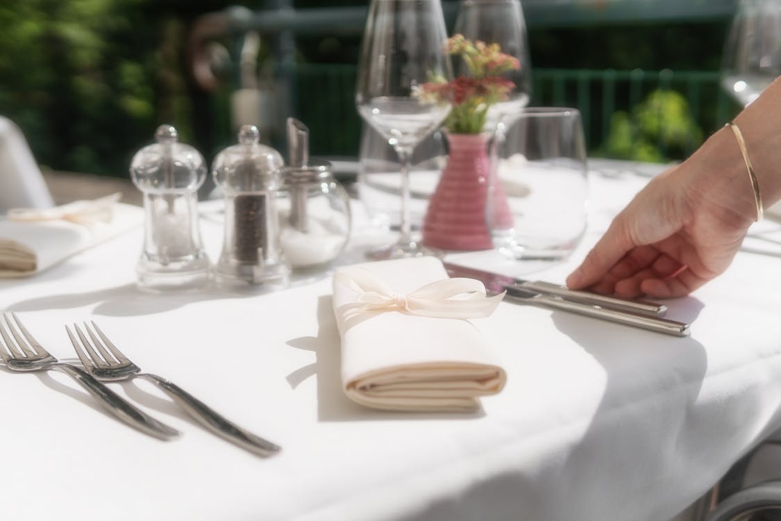 Invite To Dinner – Dead Man’s Party